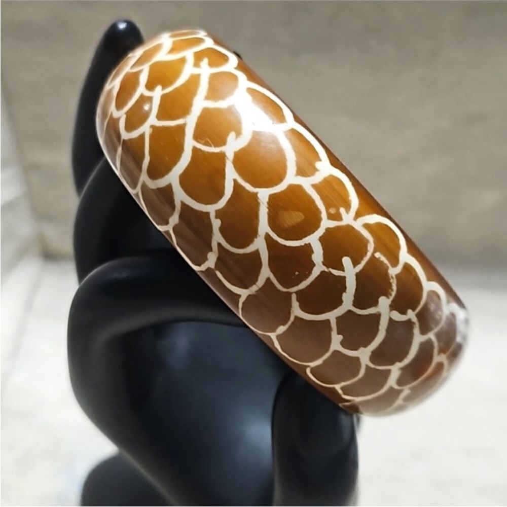 American Vintage Wood Bangle Snake Scales Brown White Bracelet